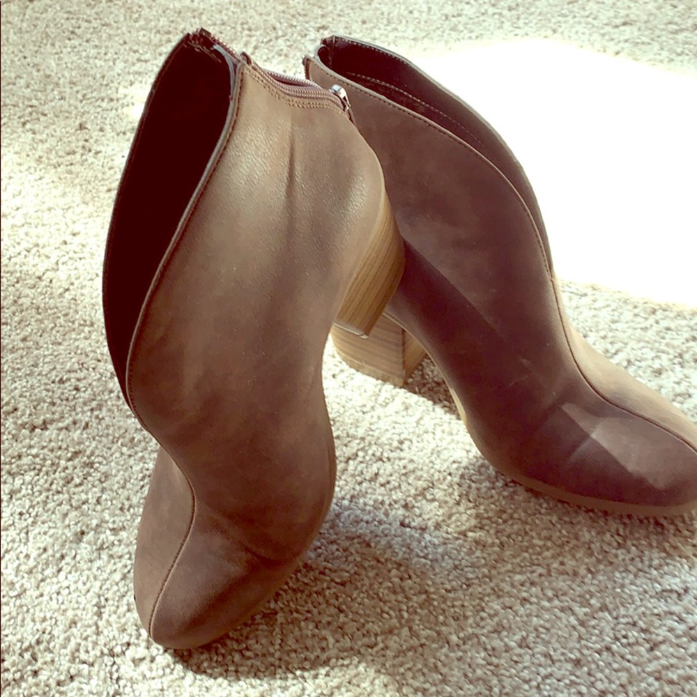 A2 by Aresoles boots NEW